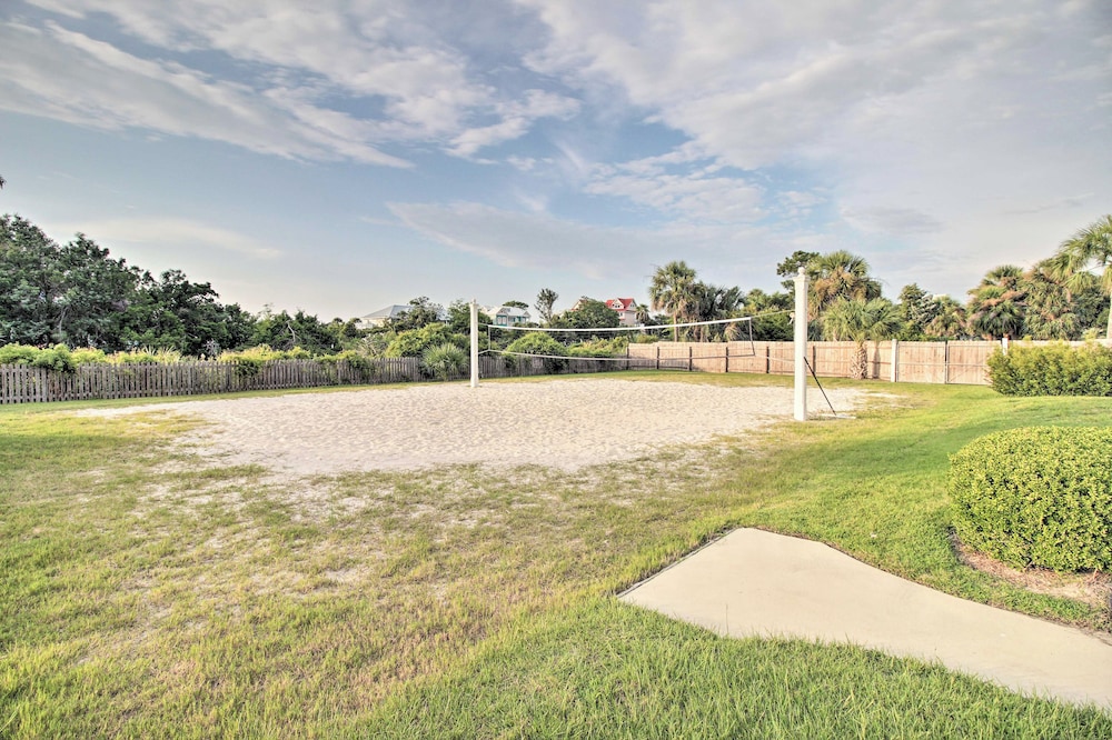 Oceanfront Condo in Harbor Island Community!