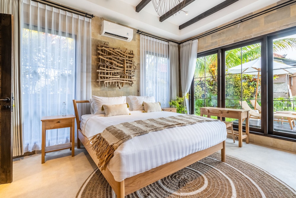 Rumah villa by EVDEkimi view 3