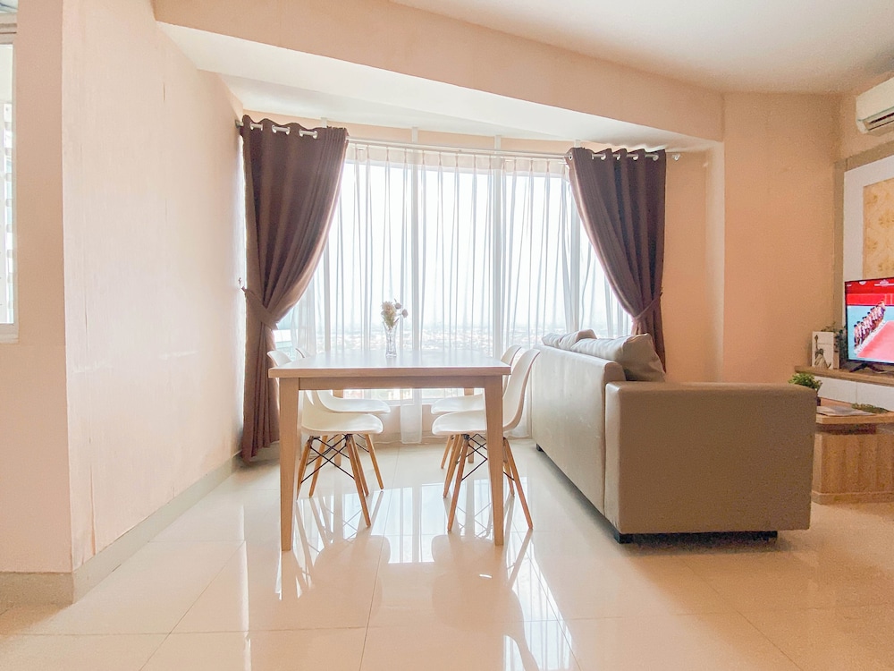 Simple And Homey 2Br At Grand Kamala Lagoon Apartment