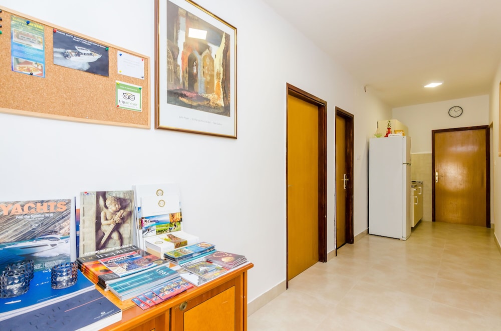 Apartments Botica