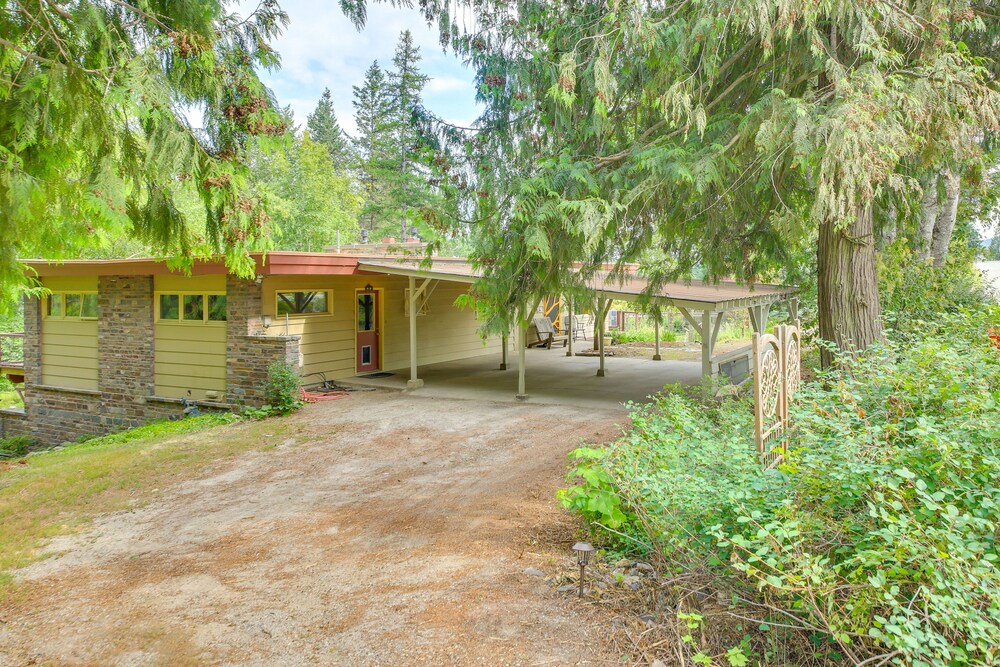 Sandpoint Vacations - 12 Mi to Schweitzer: Spacious Home w/ Deck! - Property Image 3