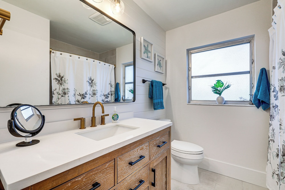 Davis Island Home w/ Lanai: 3 Mi to Downtown Tampa