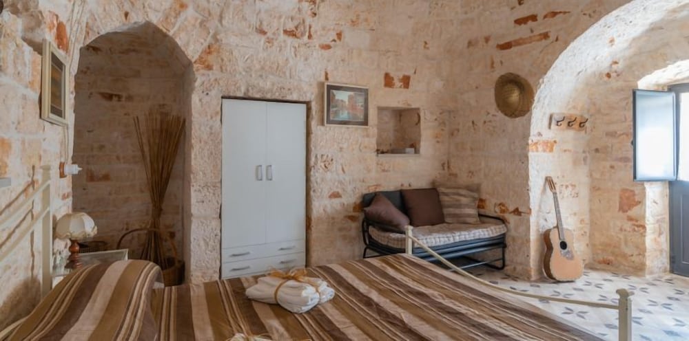 Dimora Palmisano Villa & Trulli view 2