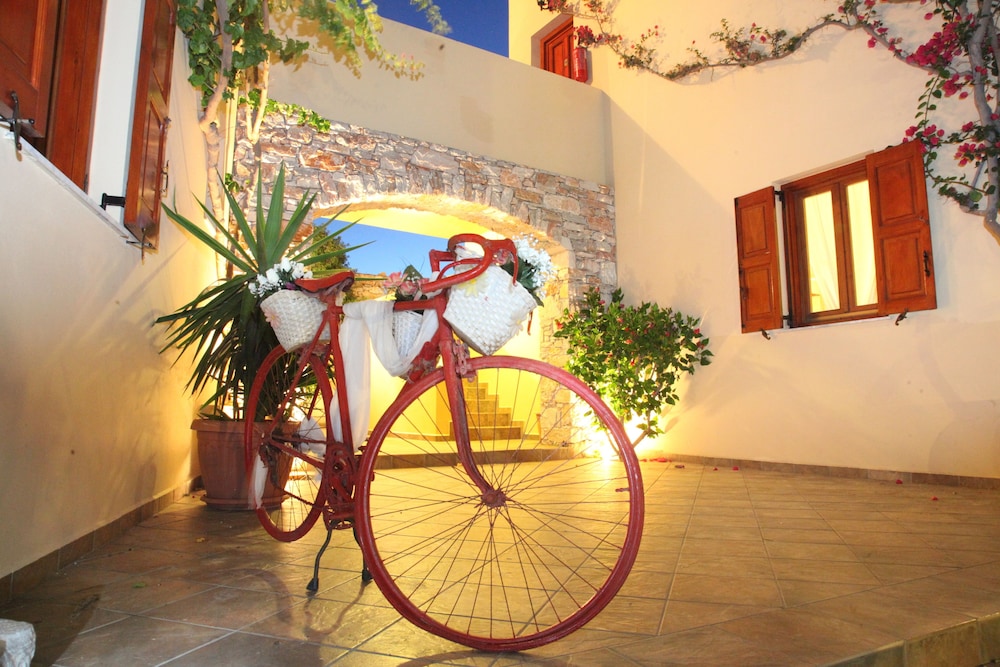 Ventoura Studios & Apartments