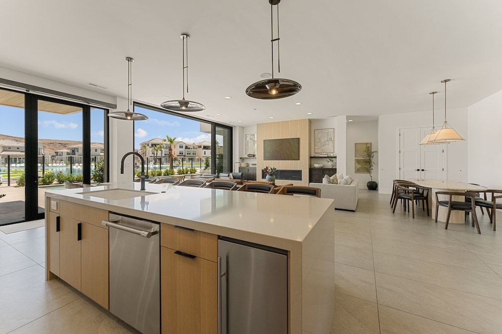 Luxury Beachside 7 Bedroom Home