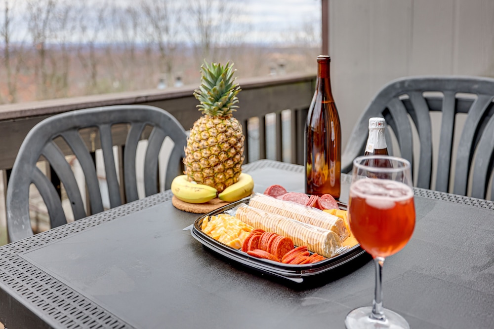 Pocono Paradise Ultimate Camelback Getaway 4 Bedroom Townhouse