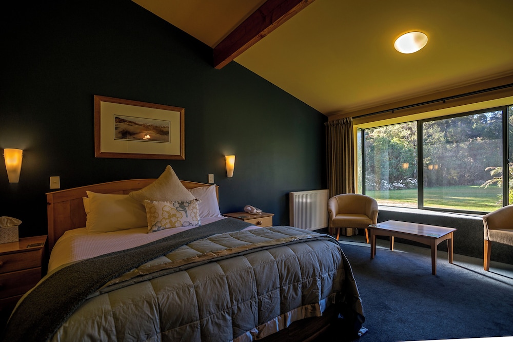 Wilderness Lodge Lake Moeraki