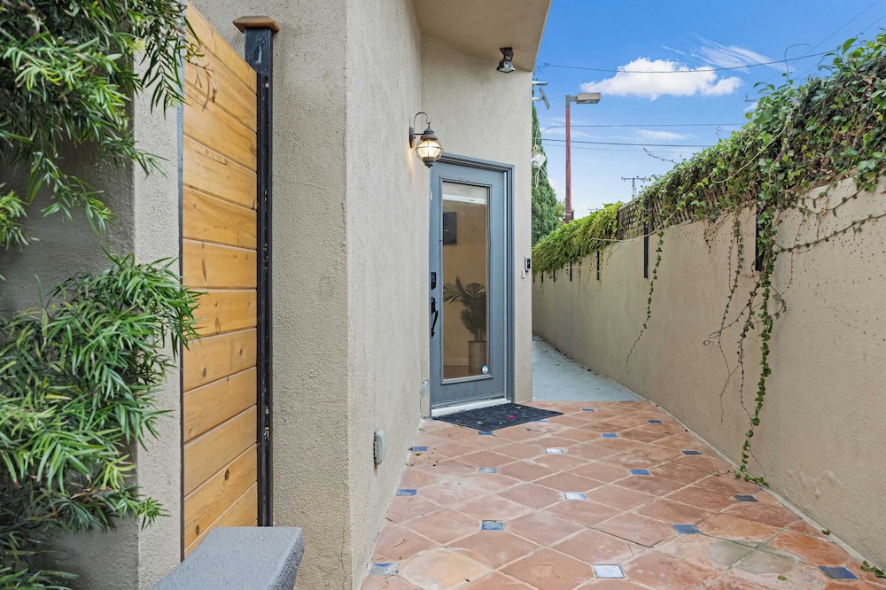 Belmont Shore Retreat Rooftop Lounge, Putting Green & Near 2nd Street Beaches