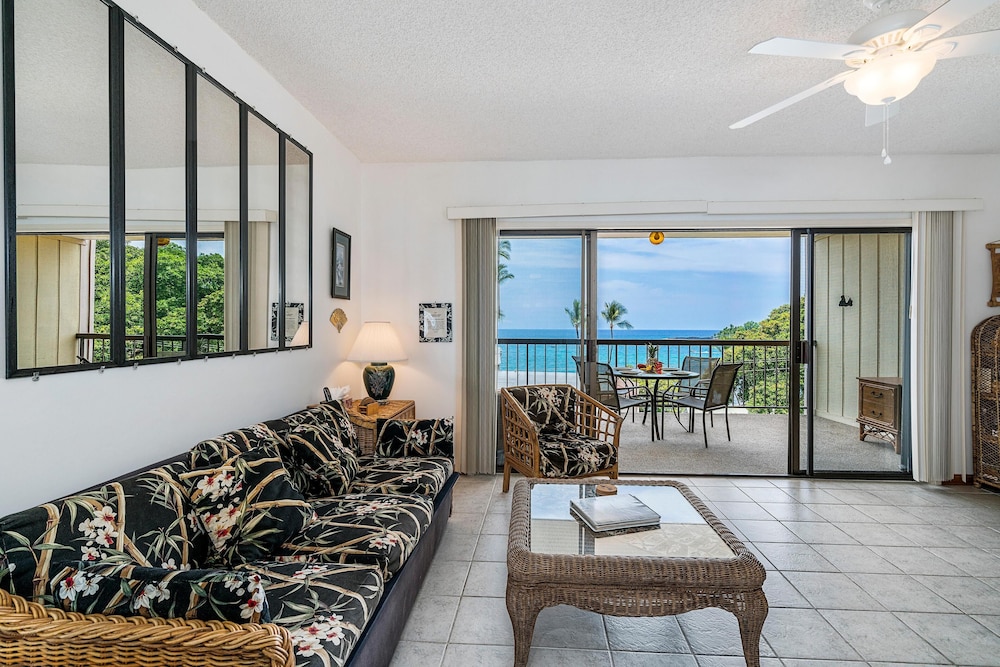 Kona Plaza#402 view 5