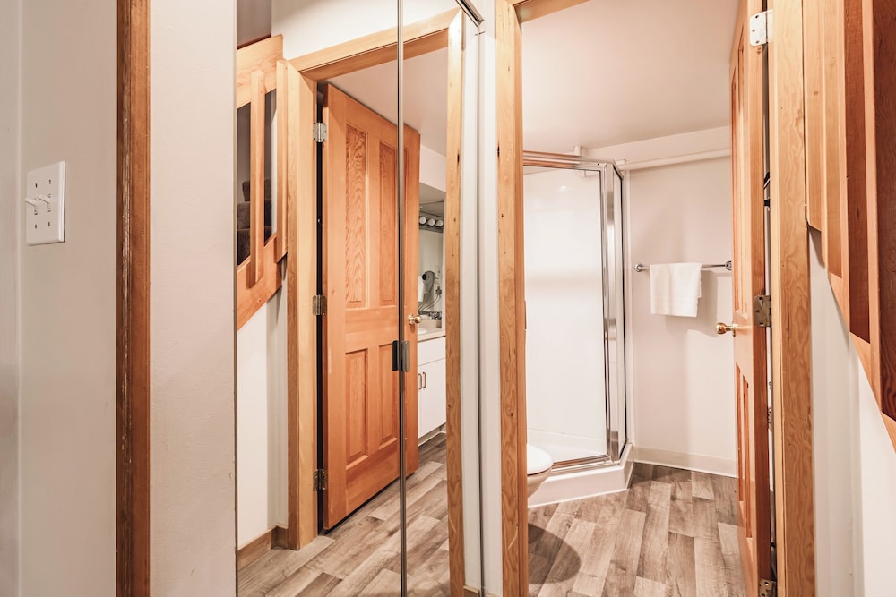 Whistler Vacation Club Lake Placid Lodge - 312