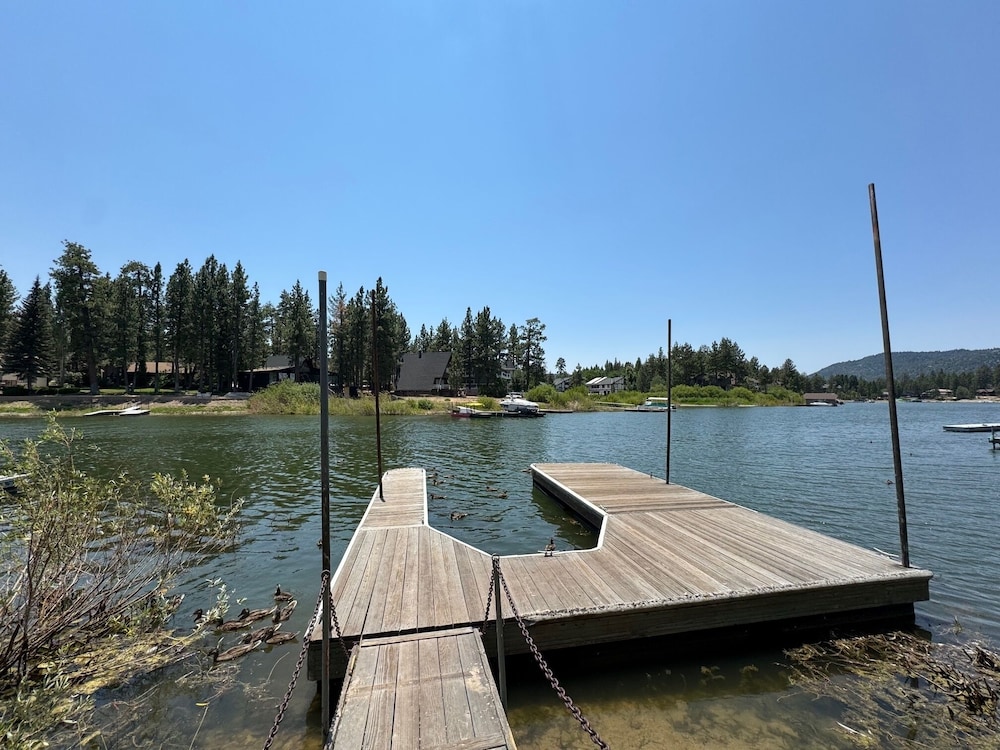 Blue Lagoon Lakefront