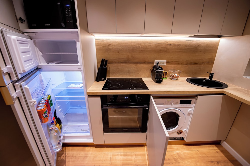 Sakura - One Bedroom Apartment - Next to Victoria Avenue and Cismigiu Park