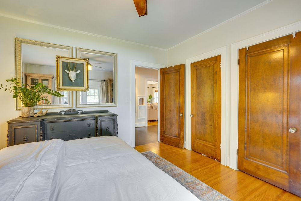 Charming Louisville Retreat w/ Patio & Fireplace!