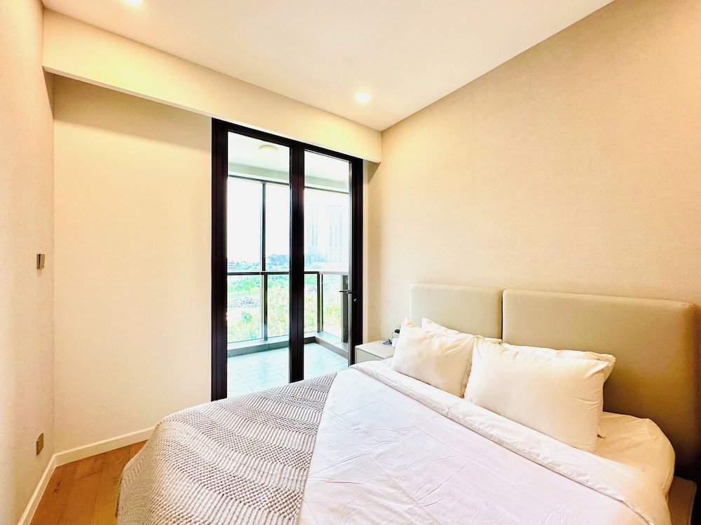 Metropole The Crest Thu Thiem Apartment