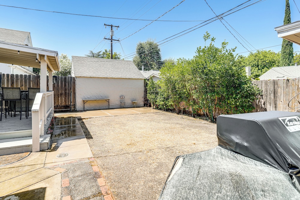 Miracle Mile Stay: Classic Stockton Home w/ Yard!