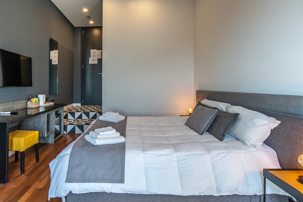 Gram Suites