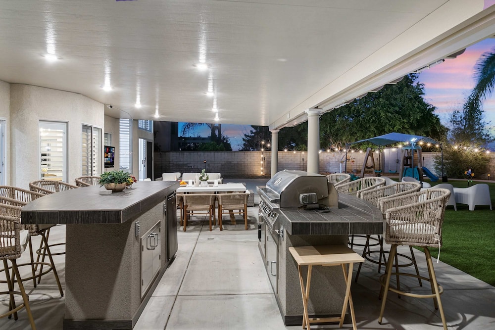 Luxury Pool Home w Theater Games Mountain View