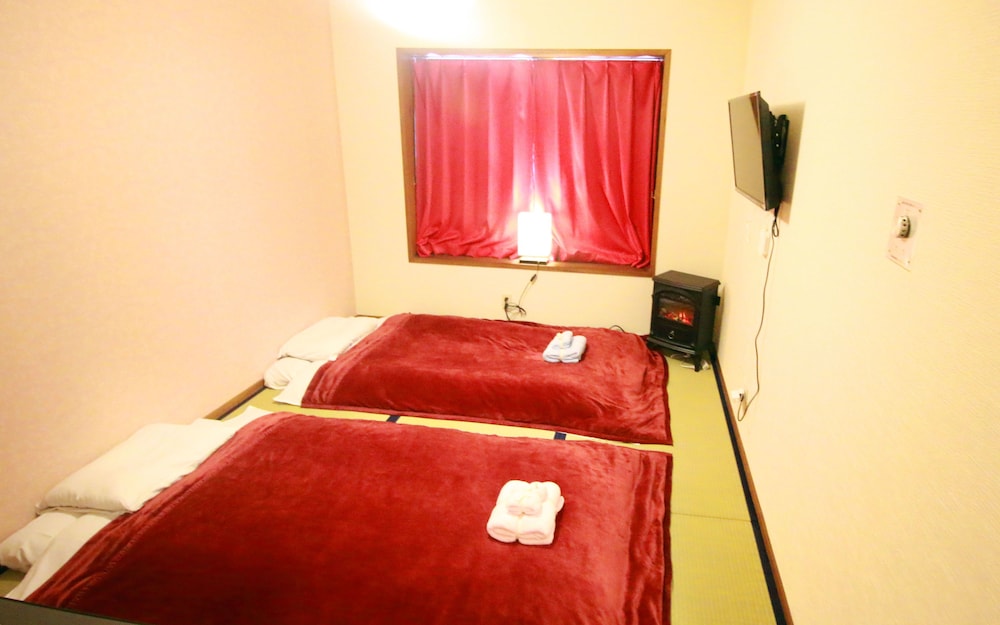 Lodge Q Hotel