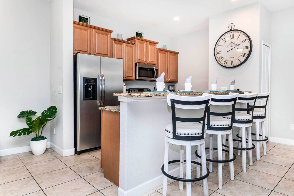 Paradise Palms Home w/ Amenities ~ 7 Mi to Disney! view 2
