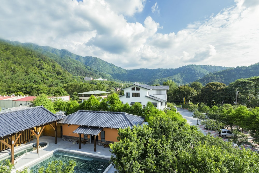 Huaman hot villa