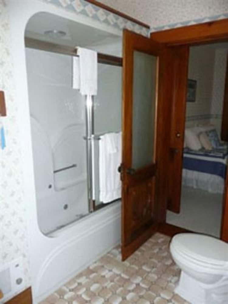 Photo 33