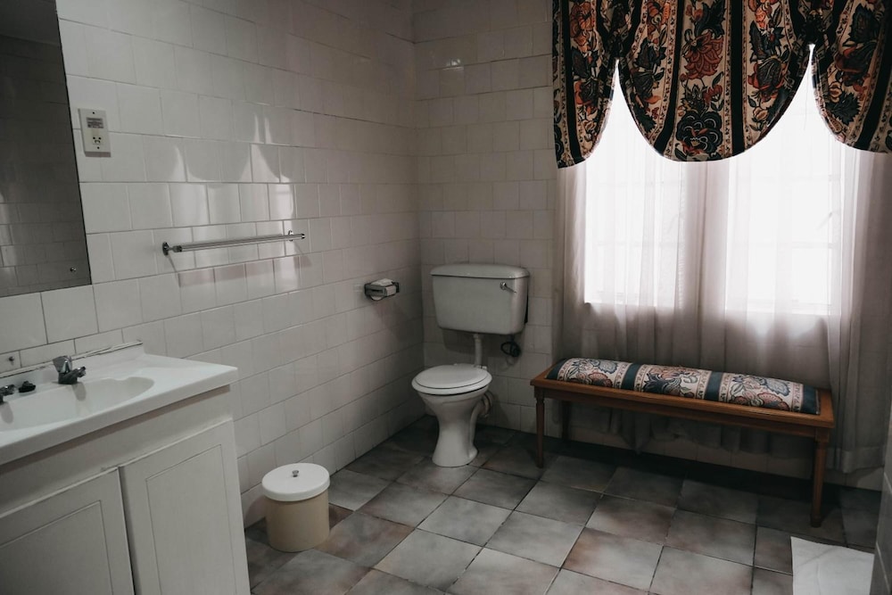 Karoo Country Inn Hotel