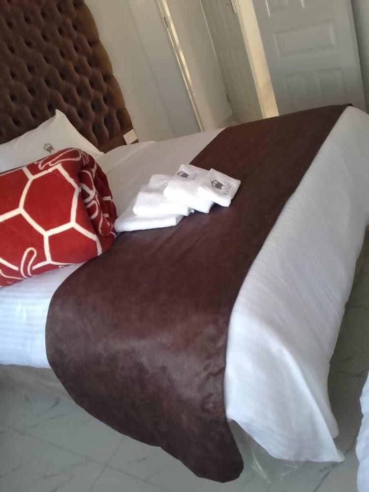Luxury 3 Bedroom Self Catering Apartment- Masvingo