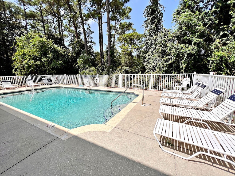 Laguna Breeze