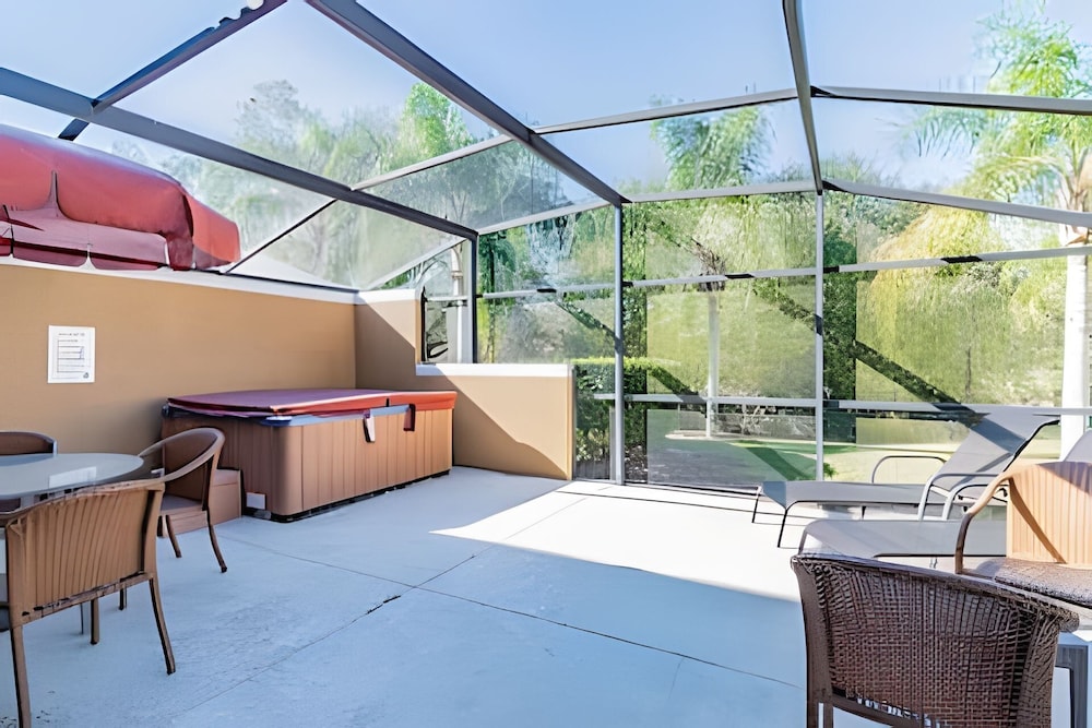 3bd/2.5ba Private Jacuzzi King Bed