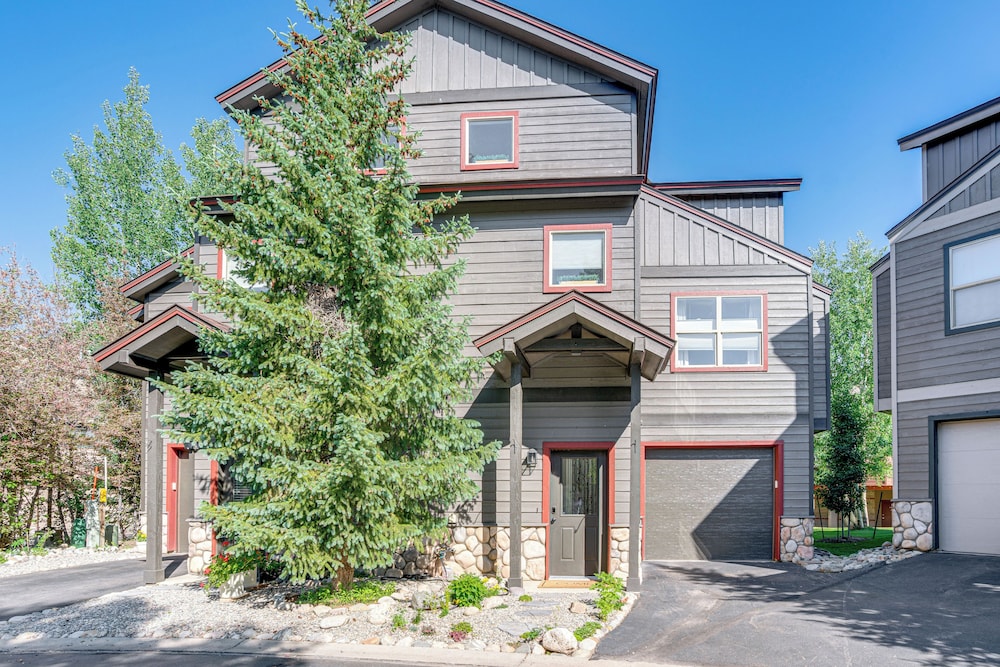 8 Mi to Copper Mtn: Frisco Home w/ Shuttle Access