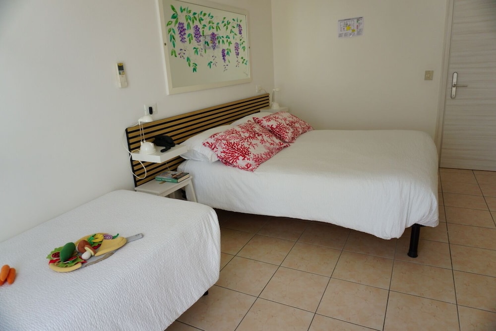 Le Petit Hotel