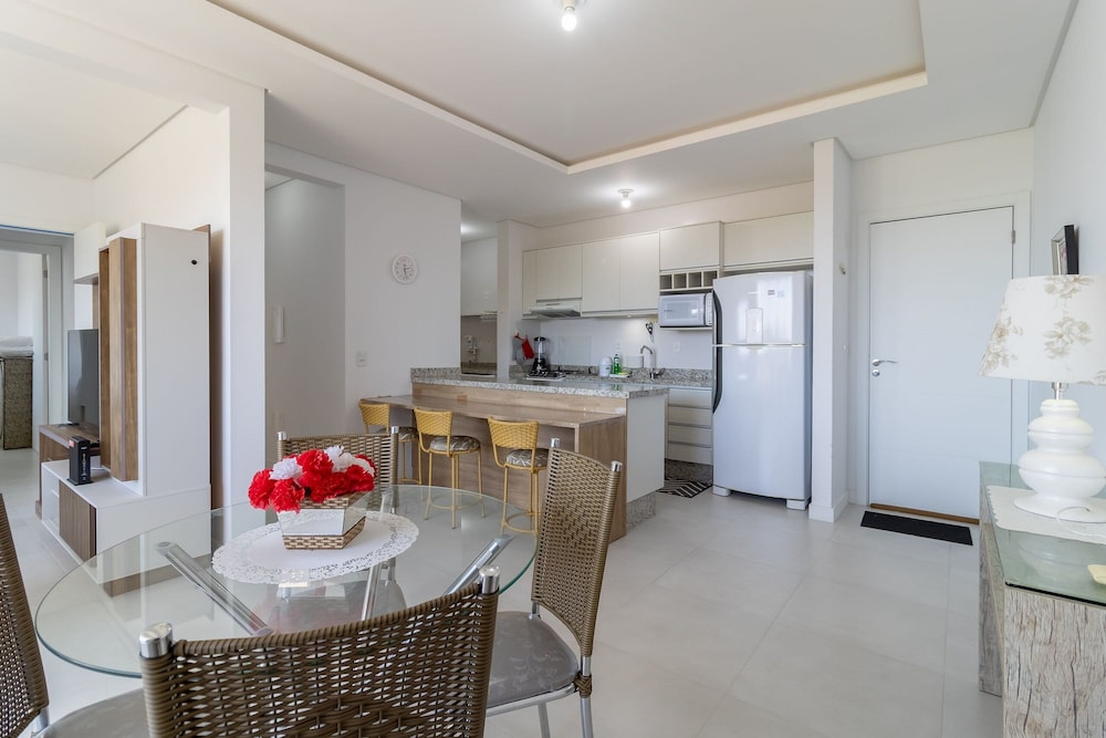 Cozy Apartment 3 Minutes From the Beach Cmi0301