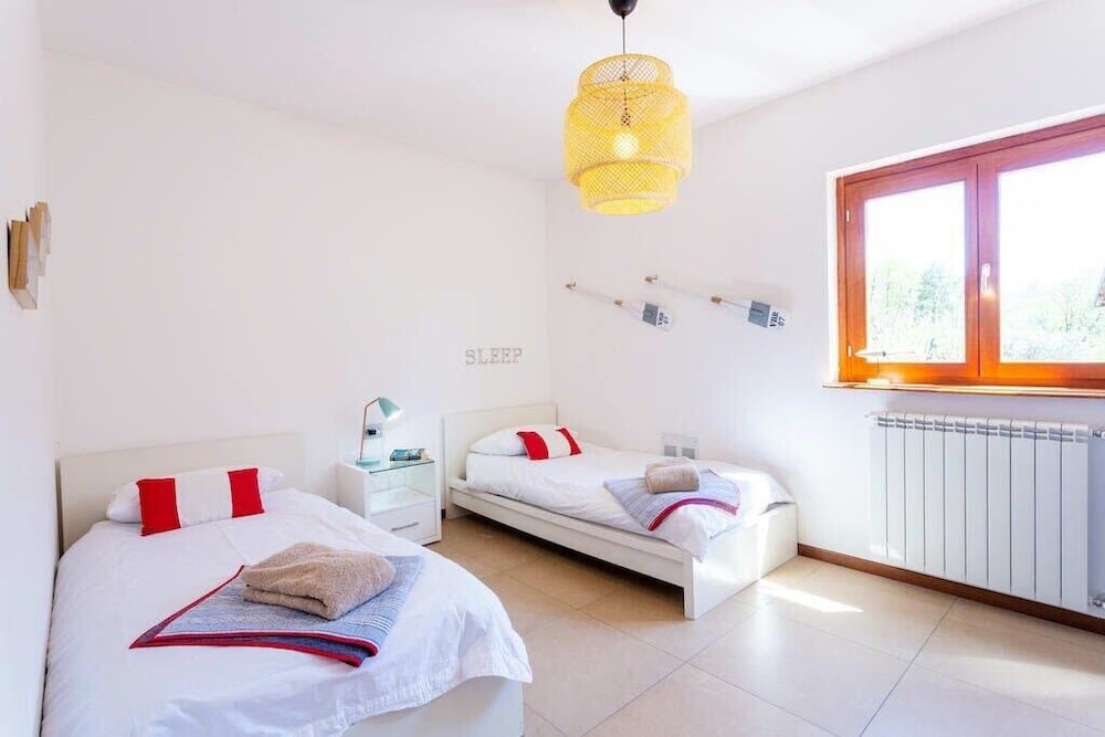 Dumenza Villas