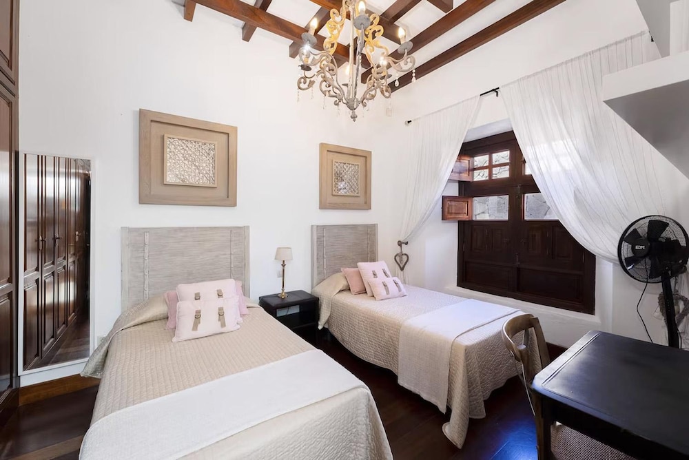 Casa Rural Hero With 5 Bedrooms and 4 Bathrooms
