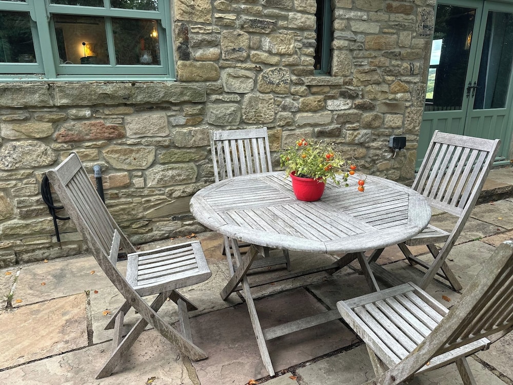 ๐ฟ Quaint Country Cottage With Valley Views, Dog-friendly & Horse-friendly