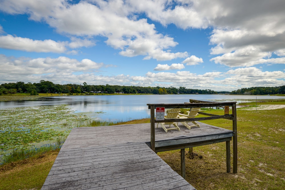 Lakefront Keystone Heights Home w/ Boat Dock!
