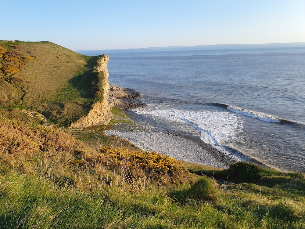 Luxury Shepherds Hut Near Glamorgan Coast