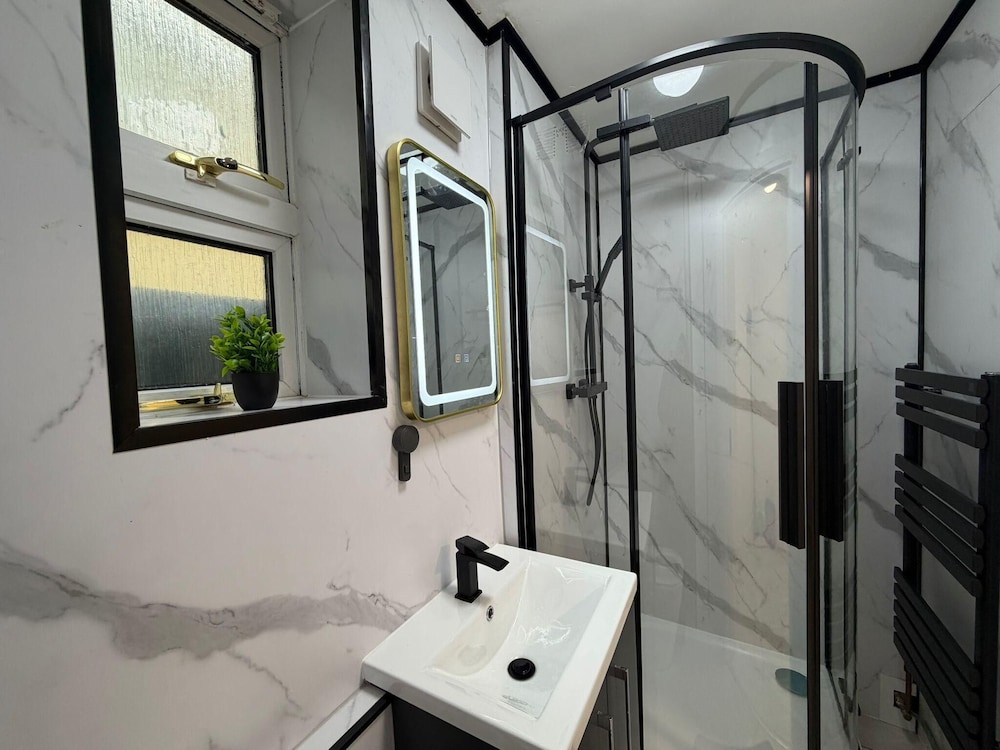 City Center Cardiff Apartment - 2 Bedrooms