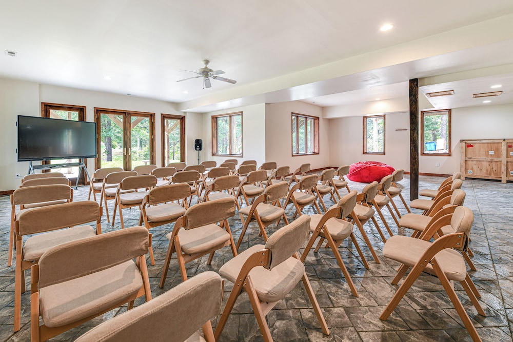 meeting & event spaces