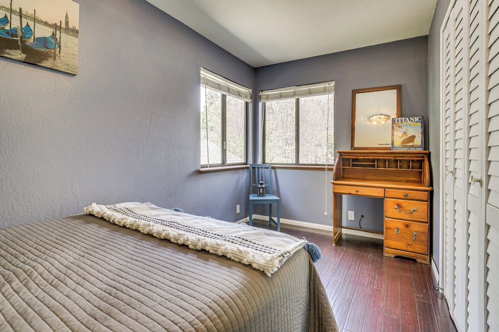 Partial Lake Arrowhead View: Cabin w/ Game Room!
