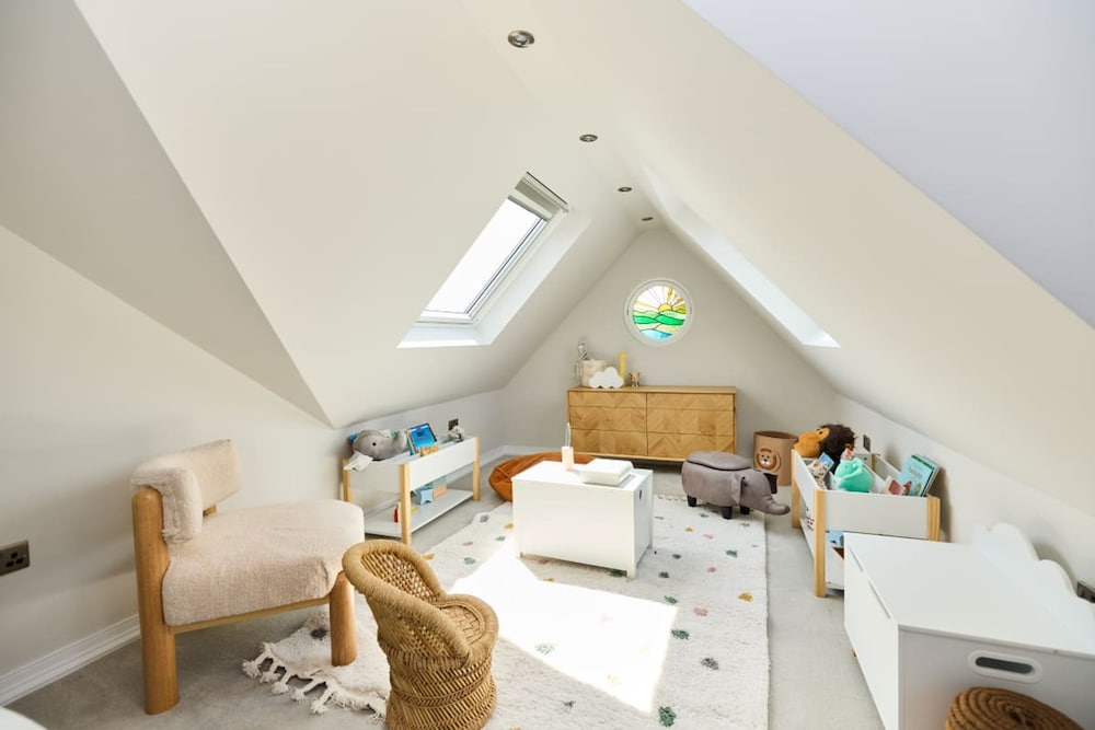 The Roehampton Place - Elegant 5bdr House With Garden Parking