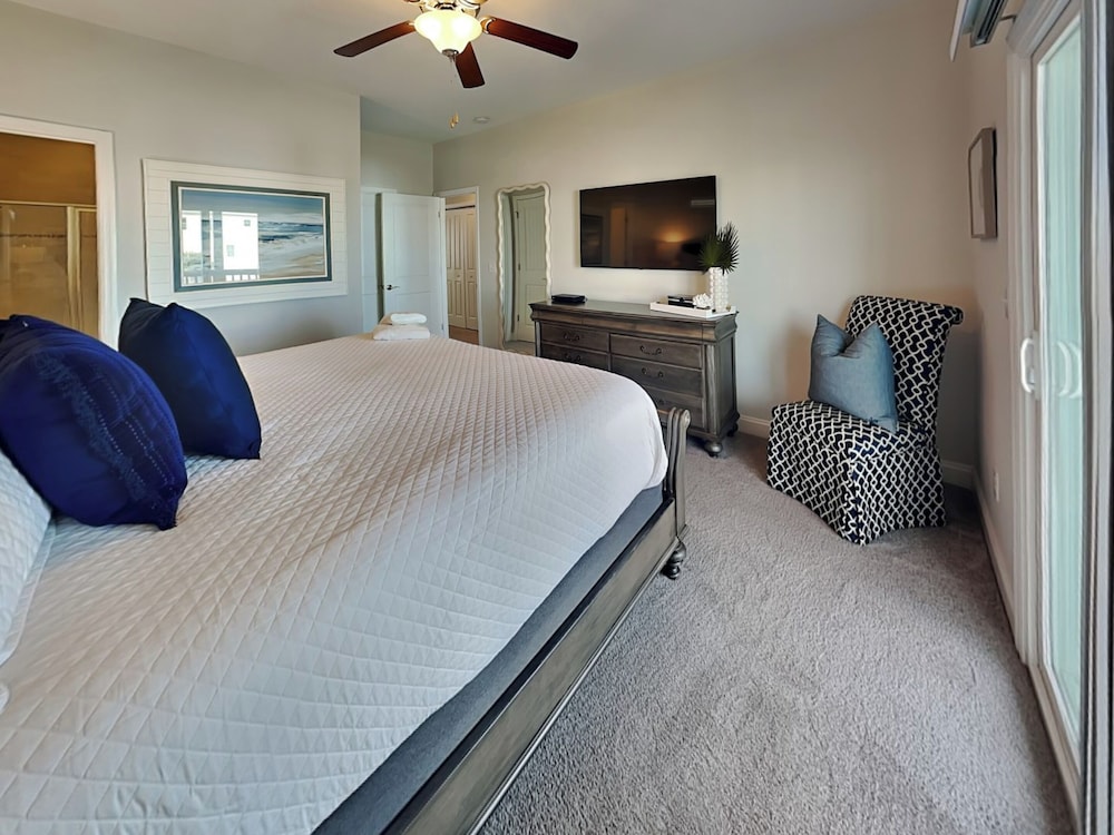 Queens Grant by Topsail Realty