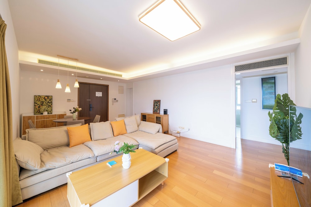 Tyms 3BR 2BA Apt Near Metro