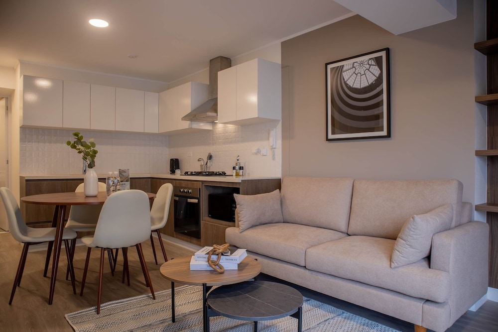 w Majestic 2BR w Balcony in Miraflores