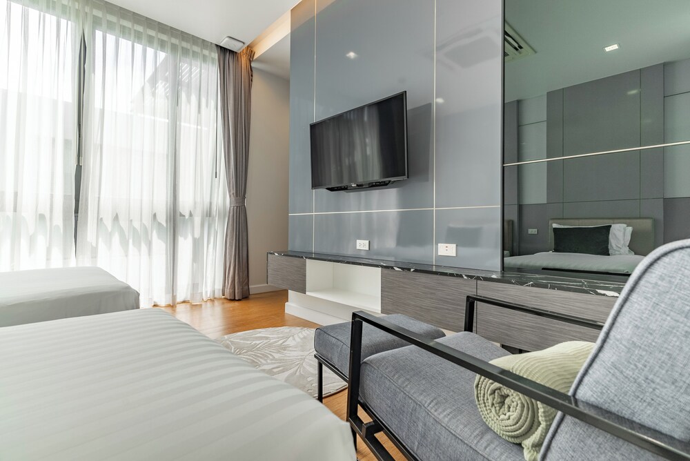 Panora Villa 8119 By Villacarte