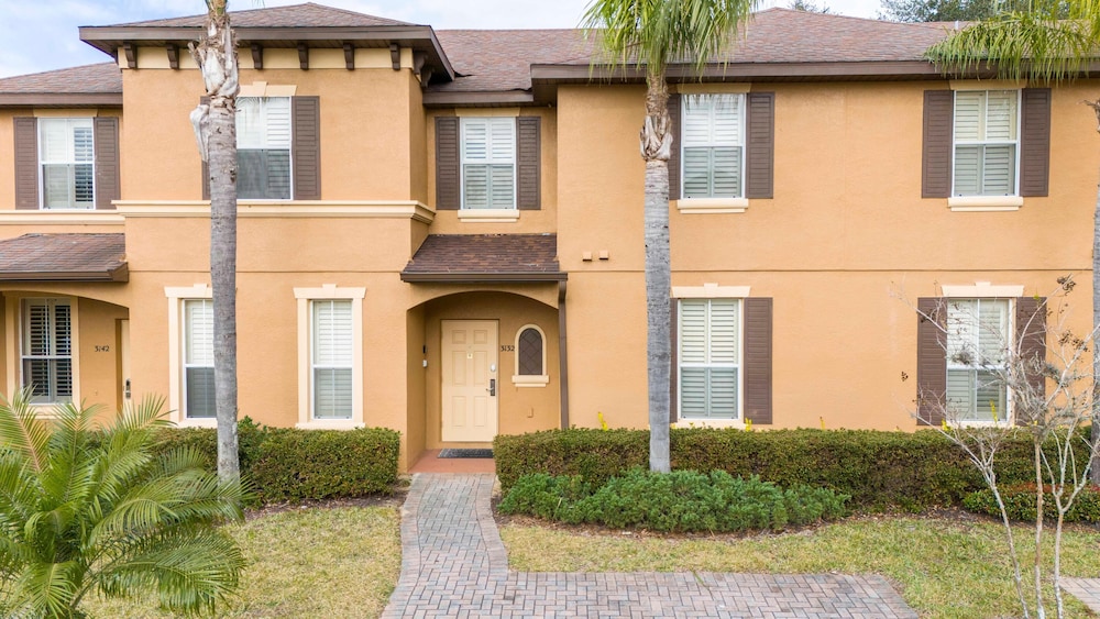 3132 CA - Charming Townhome Retreat