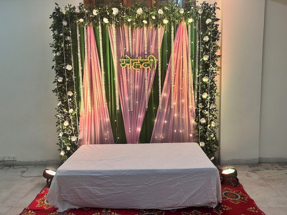 Hotel Ashray Noida