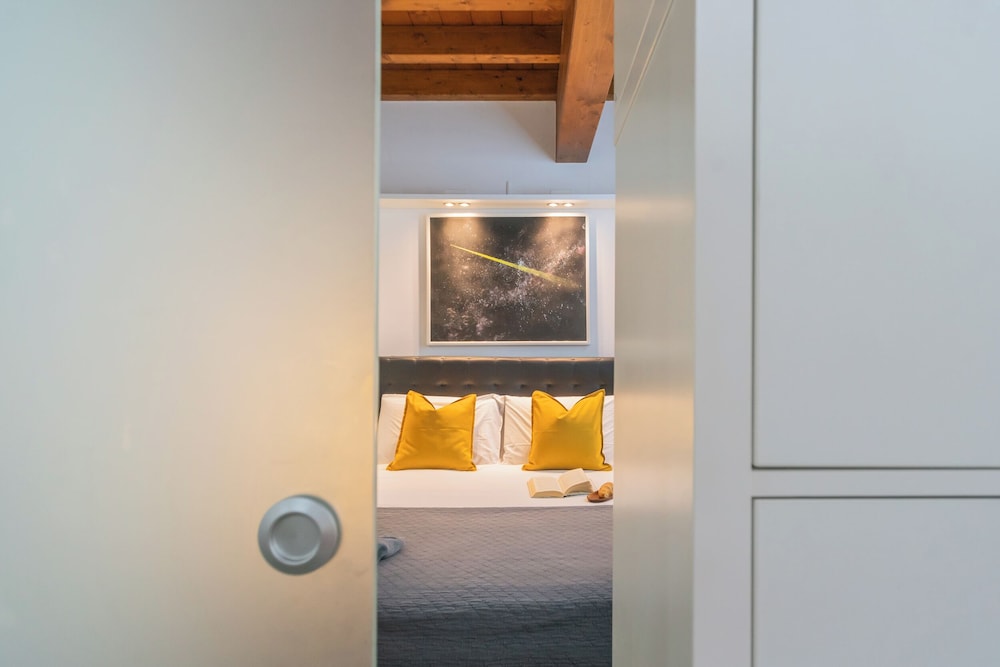 Domus in Como by Rent all Como