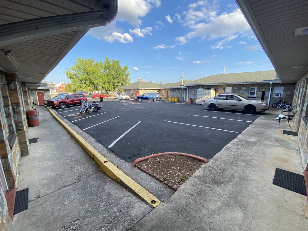 Gateway Inn - Property Image 13