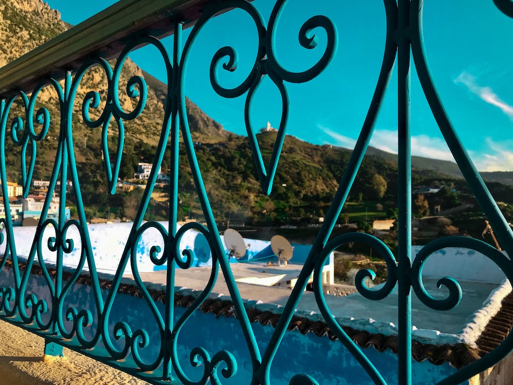 Hotel Honeysunckle - Image 1